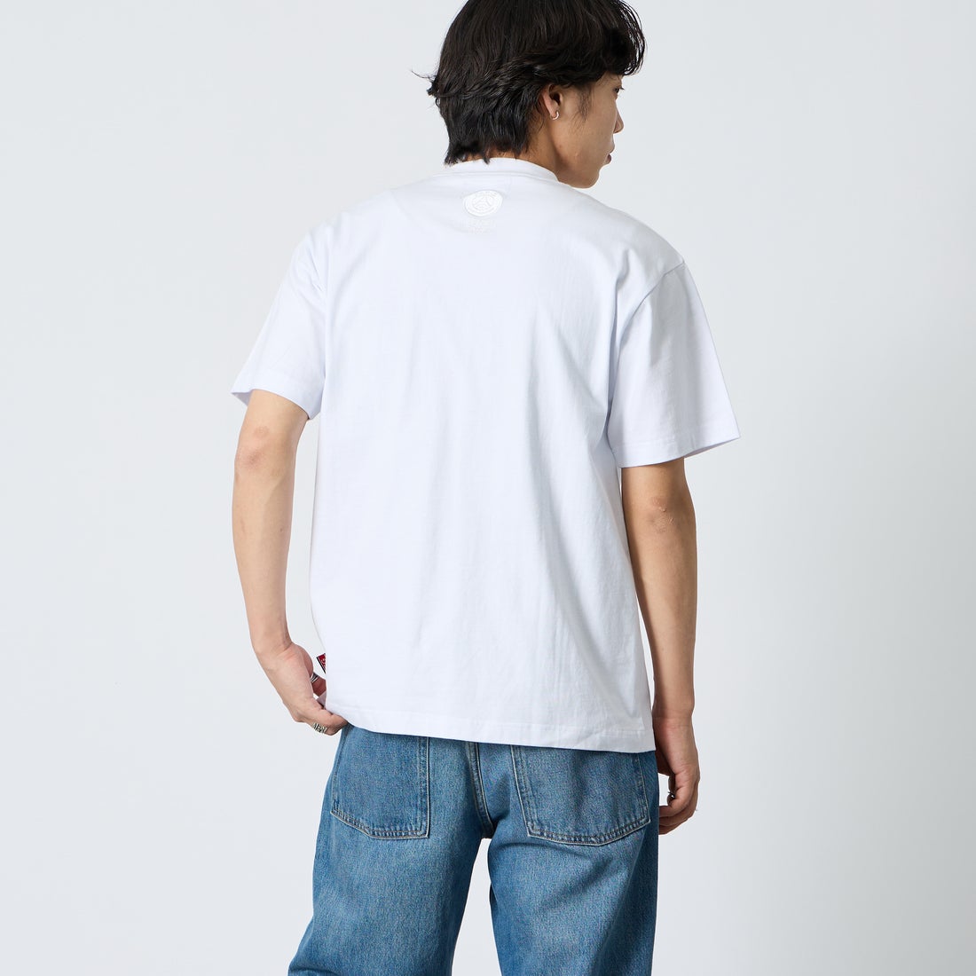 PARIS SAINT-GERMAN [パリ・サンジェルマン] 別注 ワンポイント刺繍ロゴ ショートスリーブTシャツ [PS0126SS0009-JF] WHITE &&モデル身長：179cm 着用サイズ：L&&