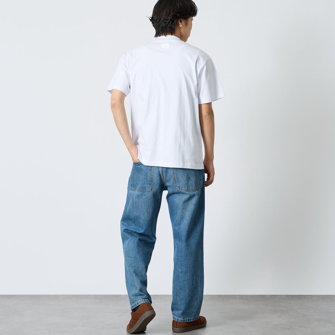 PARIS SAINT-GERMAN [パリ・サンジェルマン] 別注 ワンポイント刺繍ロゴ ショートスリーブTシャツ [PS0126SS0009-JF] WHITE &&モデル身長：179cm 着用サイズ：L&&