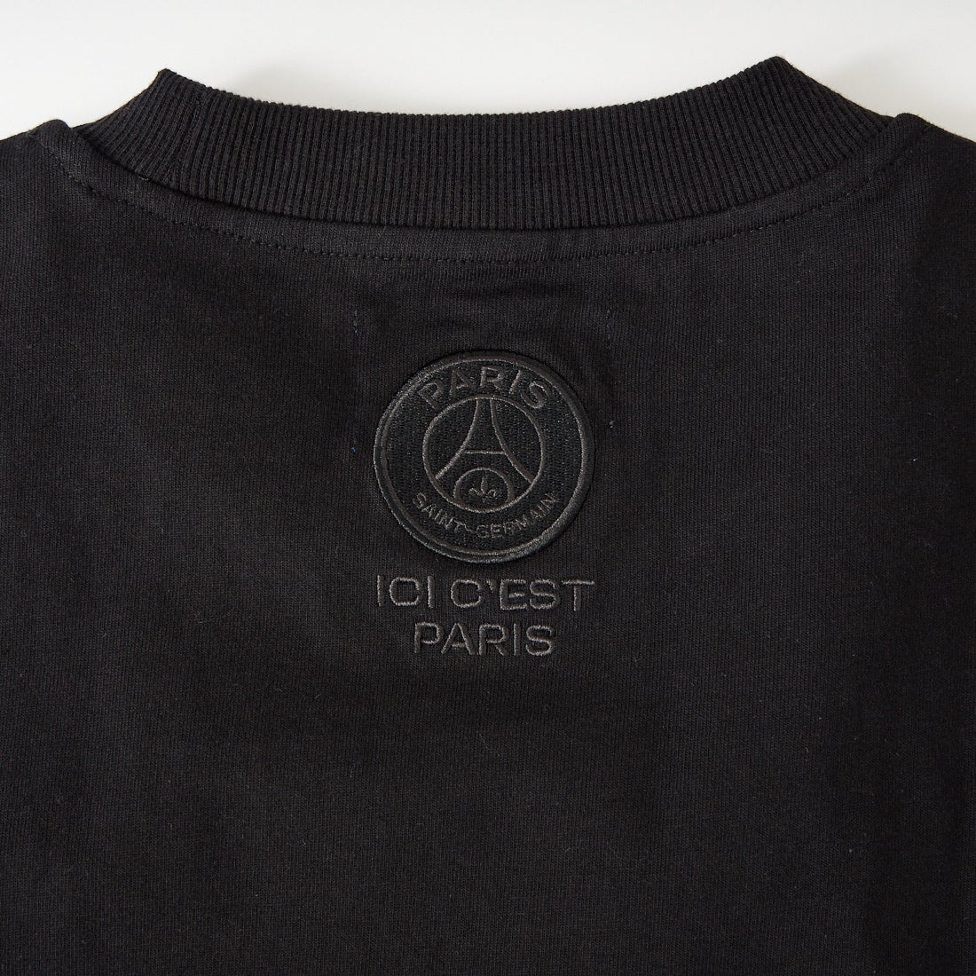 PARIS SAINT-GERMAN [パリ・サンジェルマン] 別注 ワンポイント刺繍ロゴ ショートスリーブTシャツ [PS0126SS0009-JF] BLACK