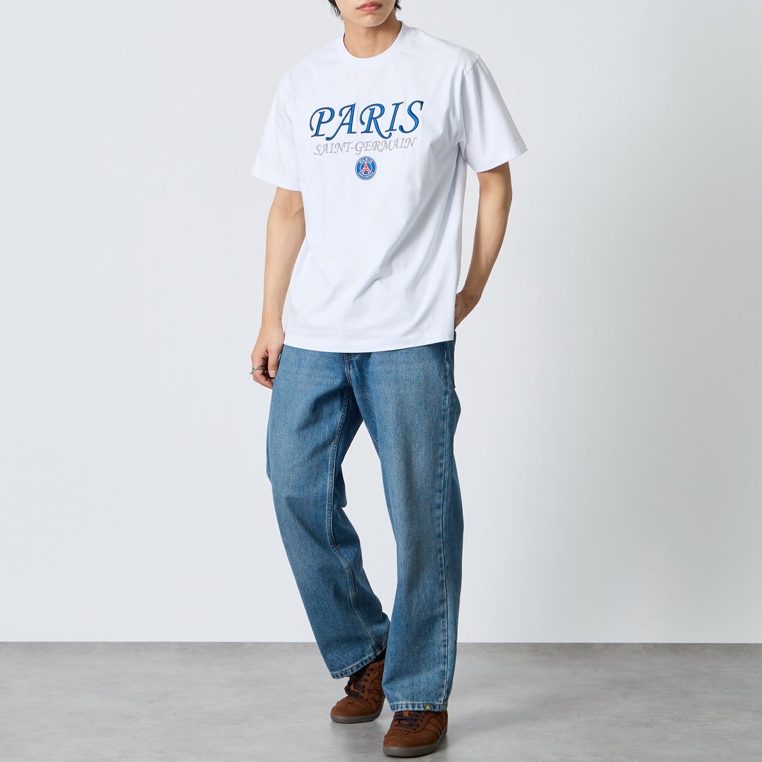 PARIS SAINT-GERMAN [パリ・サンジェルマン] 別注 フロント刺繍ロゴ ショートスリーブTシャツ [PS0126SS0010-JF] WHITE &&モデル身長：179cm 着用サイズ：L&&