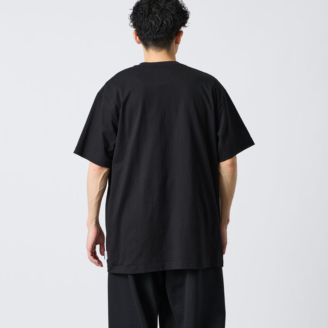 PARIS SAINT-GERMAN [パリ・サンジェルマン] 別注 フロント刺繍ロゴ ショートスリーブTシャツ [PS0126SS0010-JF] BLACK &&モデル身長：168cm 着用サイズ：XL&&-GERMAN [パリ・サンジェルマン] 別注 フロント刺繍ロゴ ショートスリーブTシャツ [PS0126SS0010-JF] WHITE