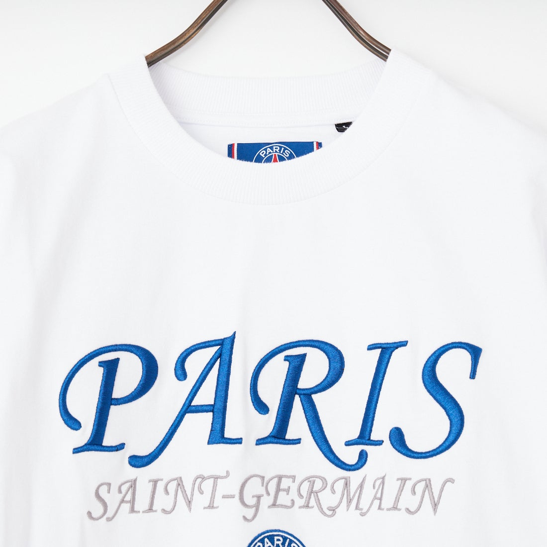 PARIS SAINT-GERMAN [パリ・サンジェルマン] 別注 フロント刺繍ロゴ ショートスリーブTシャツ [PS0126SS0010-JF] WHITE