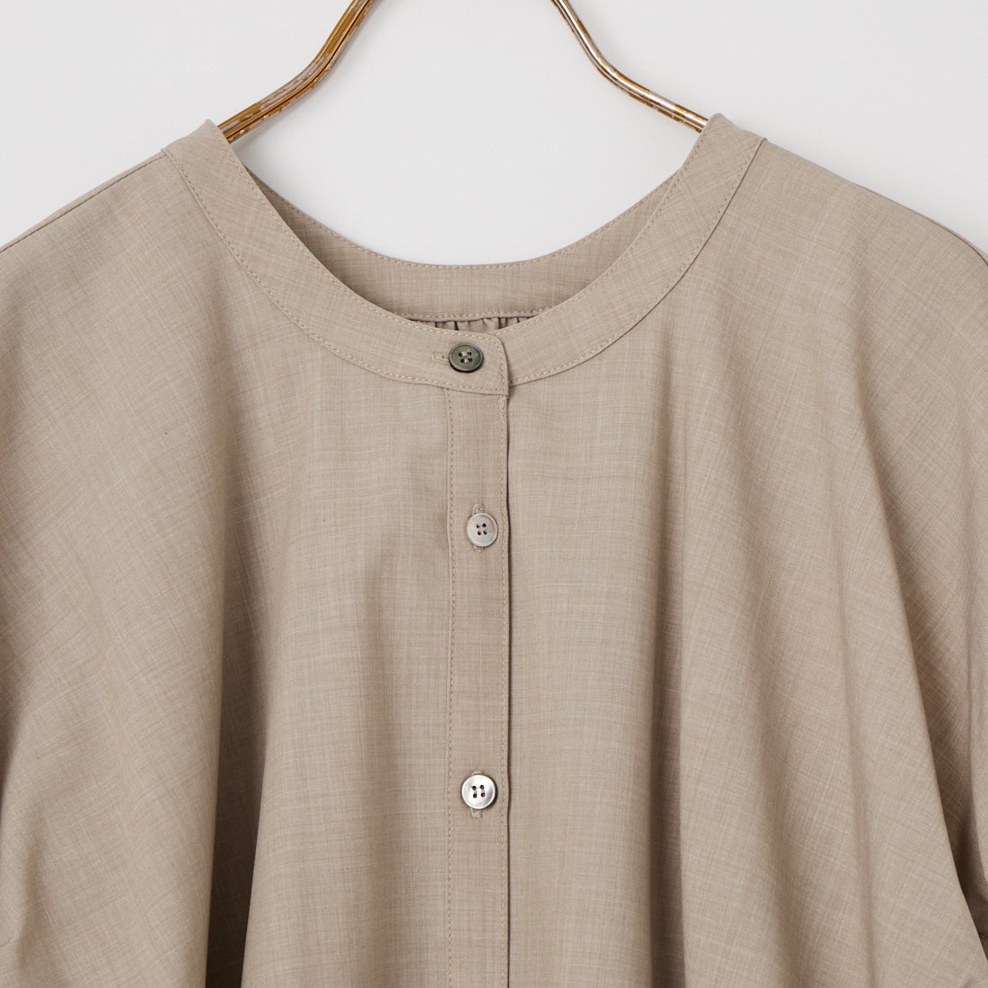 CHIGNON [シニヨン] 梳毛調2WAYフレンチスリーブシャツ [1262-333MK] BEIGE