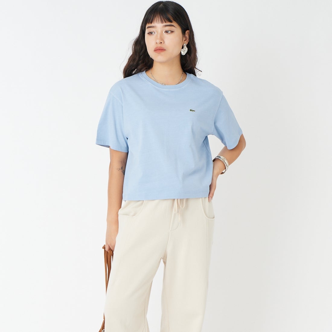 LACOSTE [ラコステ] ピグメントダイTシャツ [TF026] HBA CHAMBR &&モデル身長：162cm 着用サイズ：36&&