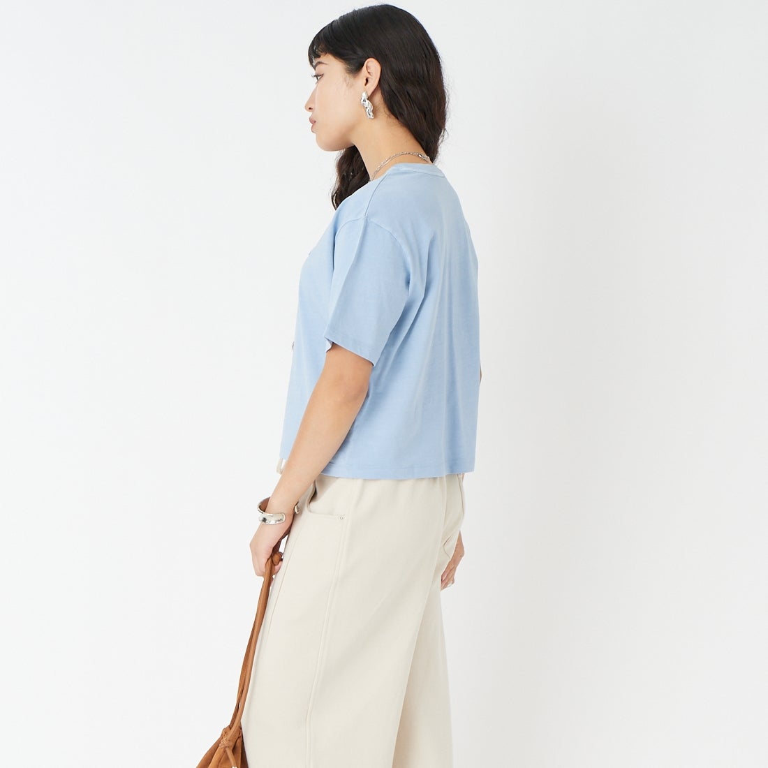 LACOSTE [ラコステ] ピグメントダイTシャツ [TF026] HBA CHAMBR &&モデル身長：162cm 着用サイズ：36&&