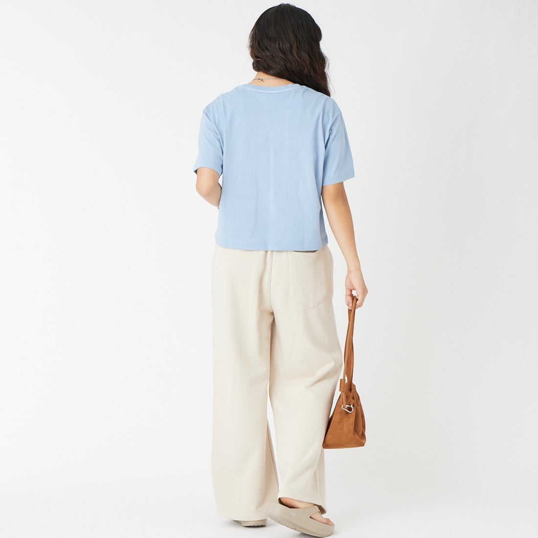 LACOSTE [ラコステ] ピグメントダイTシャツ [TF026] HBA CHAMBR &&モデル身長：162cm 着用サイズ：36&&