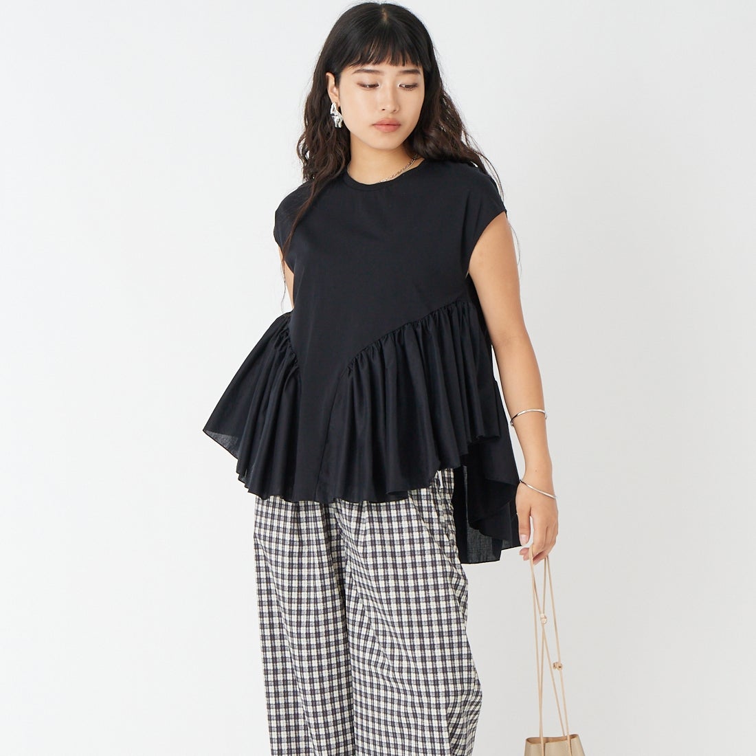 BLACK&&モデル身長：162cm 着用サイズ：F&&
