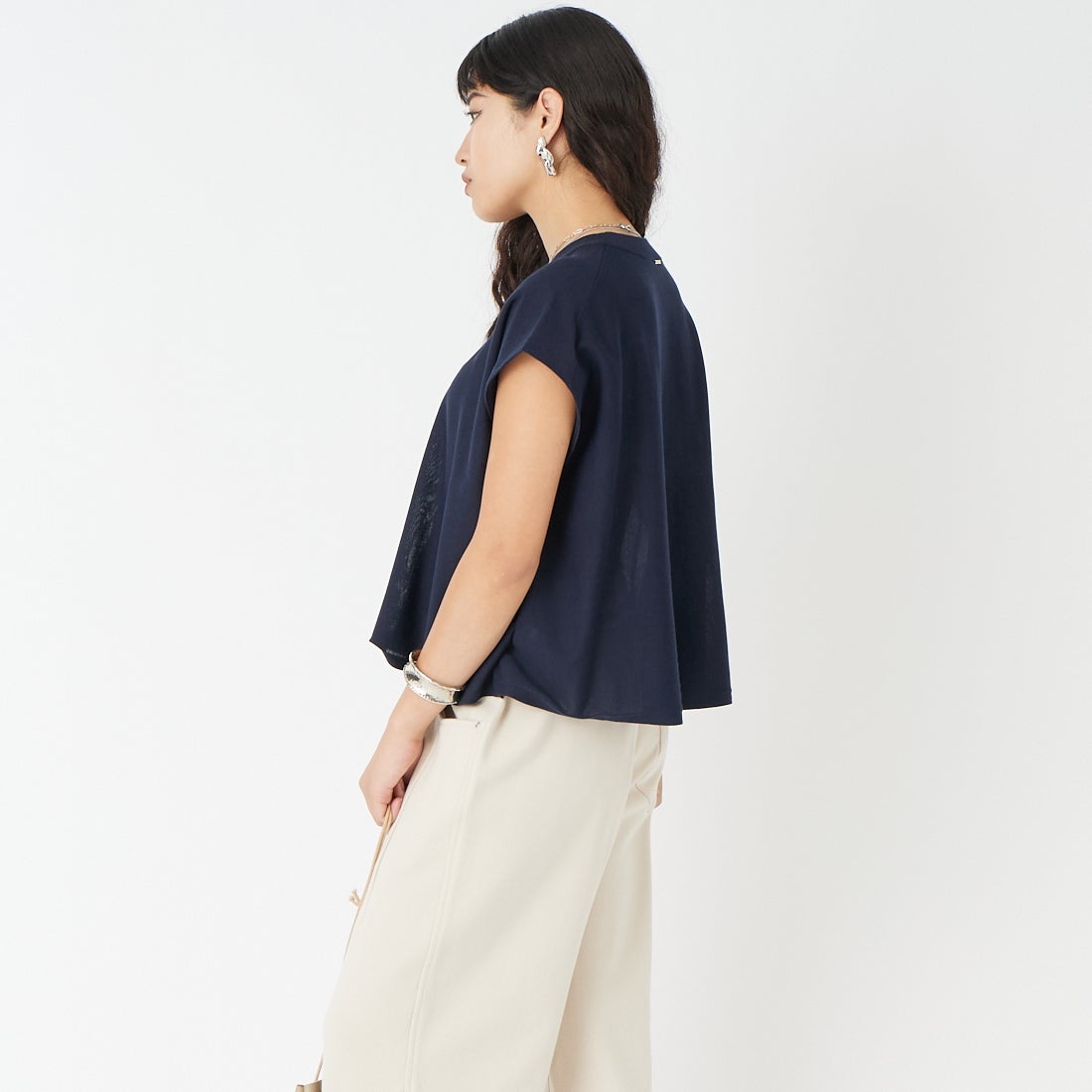 MICA&DEAL [マイカアンドディール] フレアショートプルオーバー [0126208149] NAVY &&モデル身長：162cm 着用サイズ：F&&