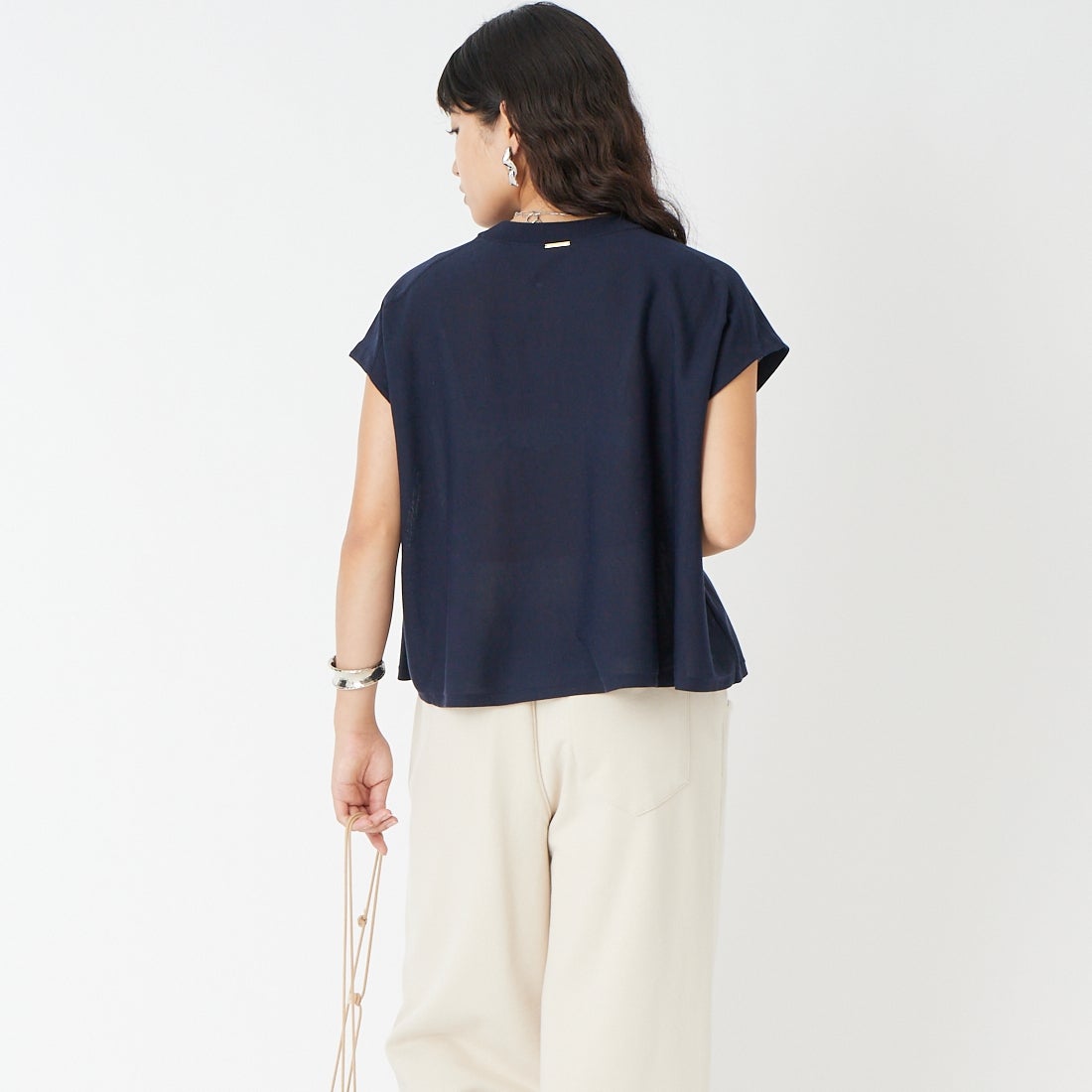 MICA&DEAL [マイカアンドディール] フレアショートプルオーバー [0126208149] NAVY &&モデル身長：162cm 着用サイズ：F&&
