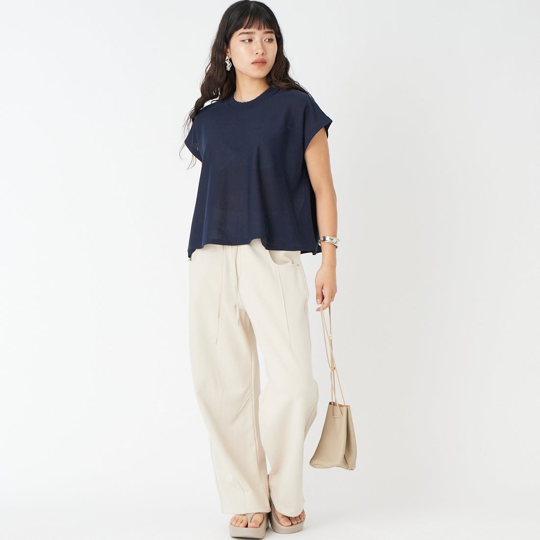 MICA&DEAL [マイカアンドディール] フレアショートプルオーバー [0126208149] NAVY &&モデル身長：162cm 着用サイズ：F&&
