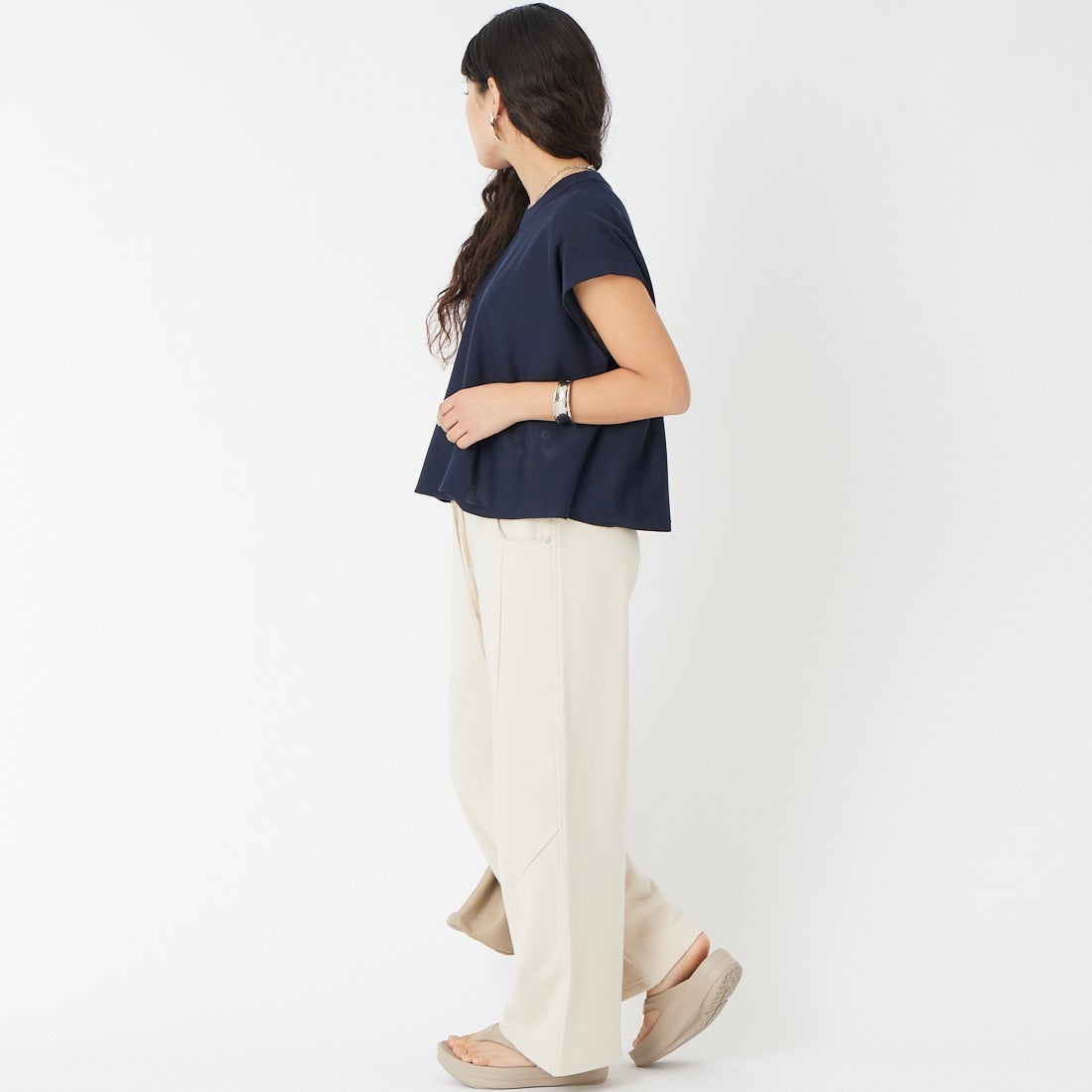 MICA&DEAL [マイカアンドディール] フレアショートプルオーバー [0126208149] NAVY &&モデル身長：162cm 着用サイズ：F&&