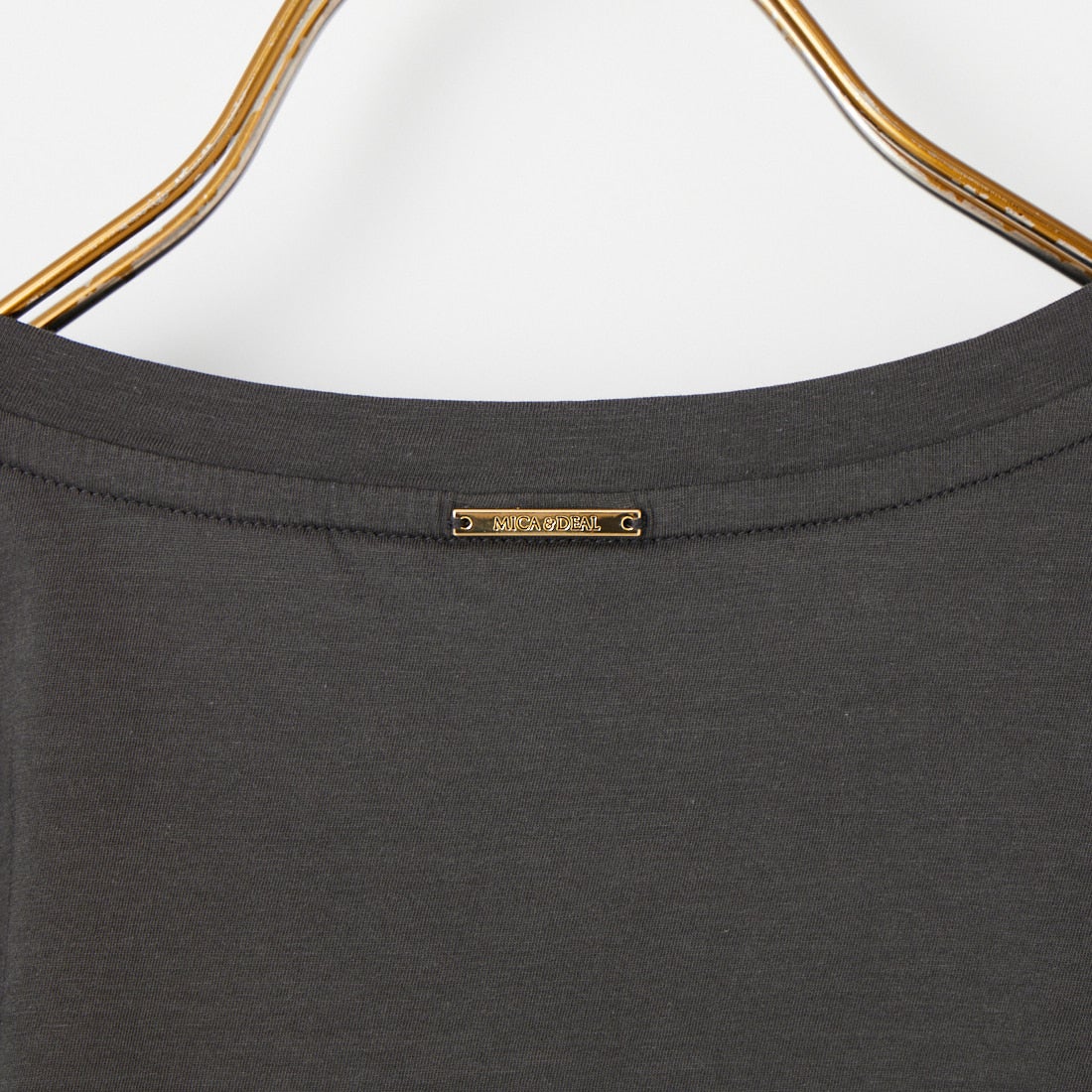 MICA&DEAL [マイカアンドディール] SOLMER プリントフレアTシャツ [0126209135] CHARCOAL