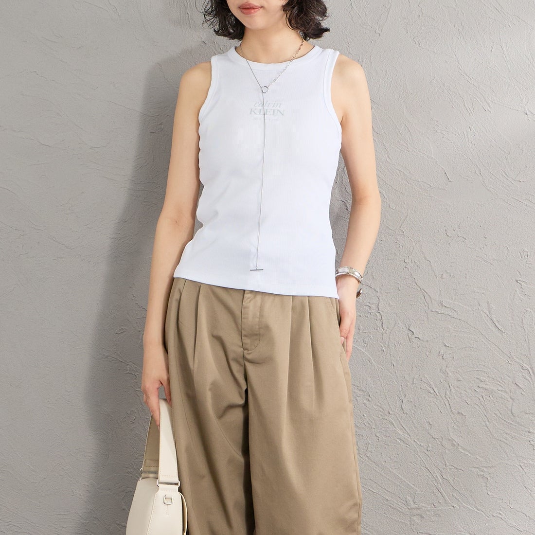 Calvin Klein [カルバンクライン] 2×2リブ ロゴクルーネックタンクトップ [47F239G] YAF &&モデル身長：162cm 着用サイズ：S&&
