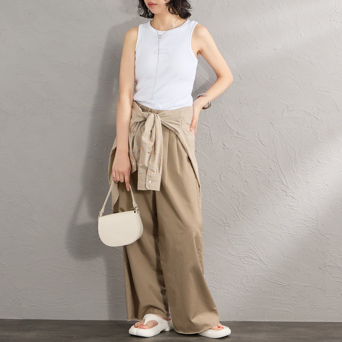 Calvin Klein [カルバンクライン] 2×2リブ ロゴクルーネックタンクトップ [47F239G] YAF &&モデル身長：162cm 着用サイズ：S&&