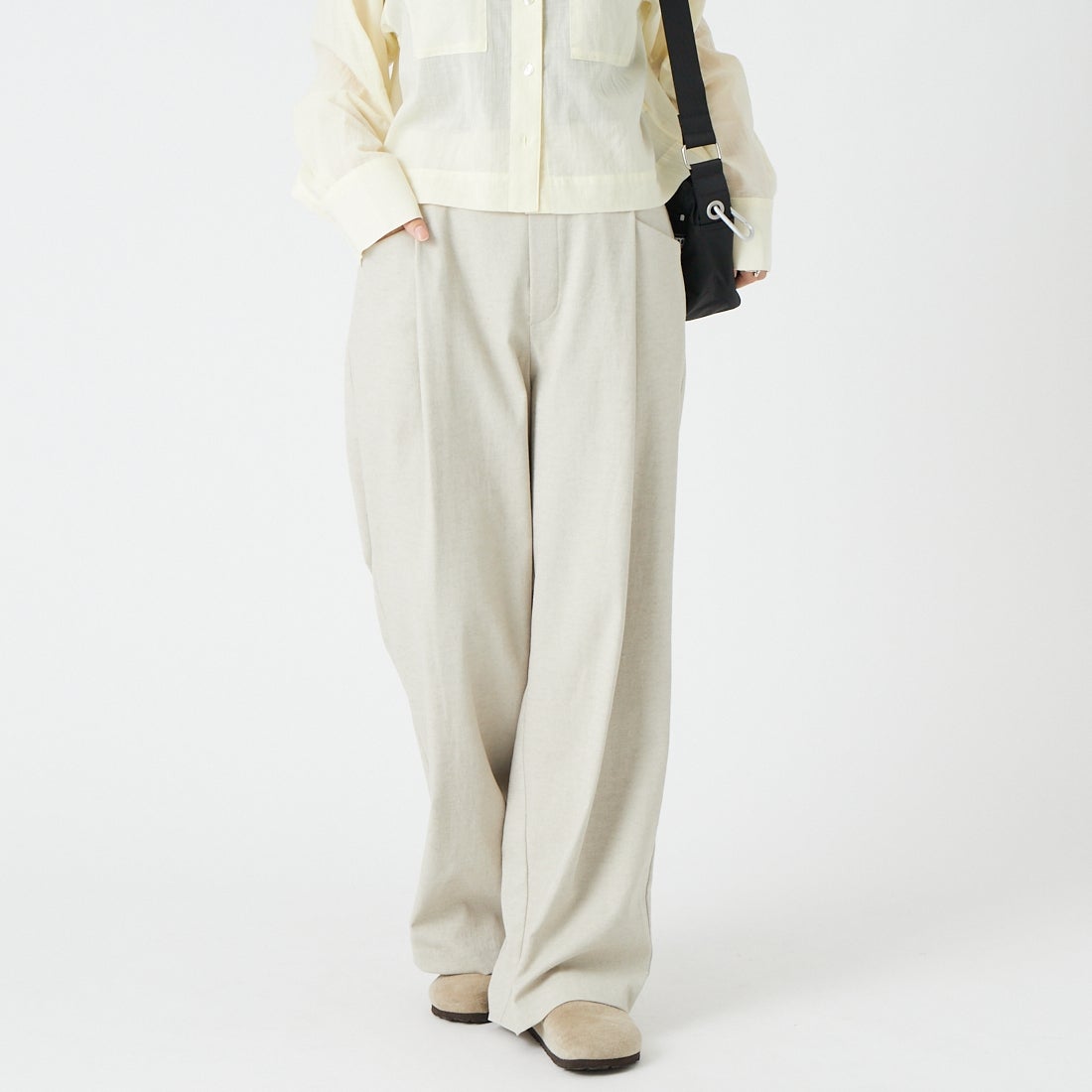 Jeans Factory Clothes [ジーンズファクトリークローズ] シェルタリングドライイージーワイドパンツ [21268056] 033 ﾍﾞｰｼﾞｭ &&モデル身長：162cm 着用サイズ：38&&