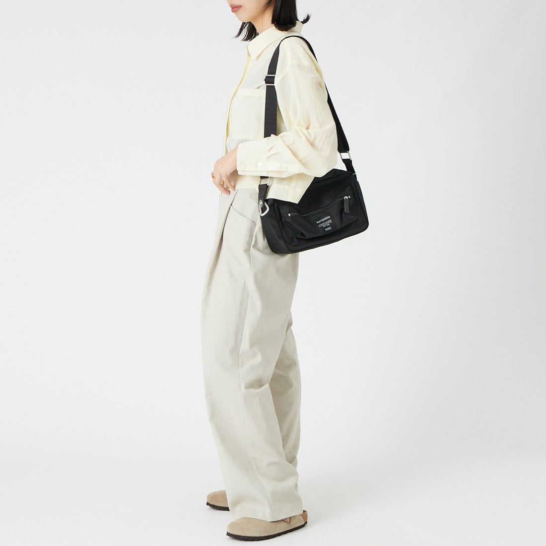 Jeans Factory Clothes [ジーンズファクトリークローズ] シェルタリングドライイージーワイドパンツ [21268056] 033 ﾍﾞｰｼﾞｭ &&モデル身長：162cm 着用サイズ：38&&