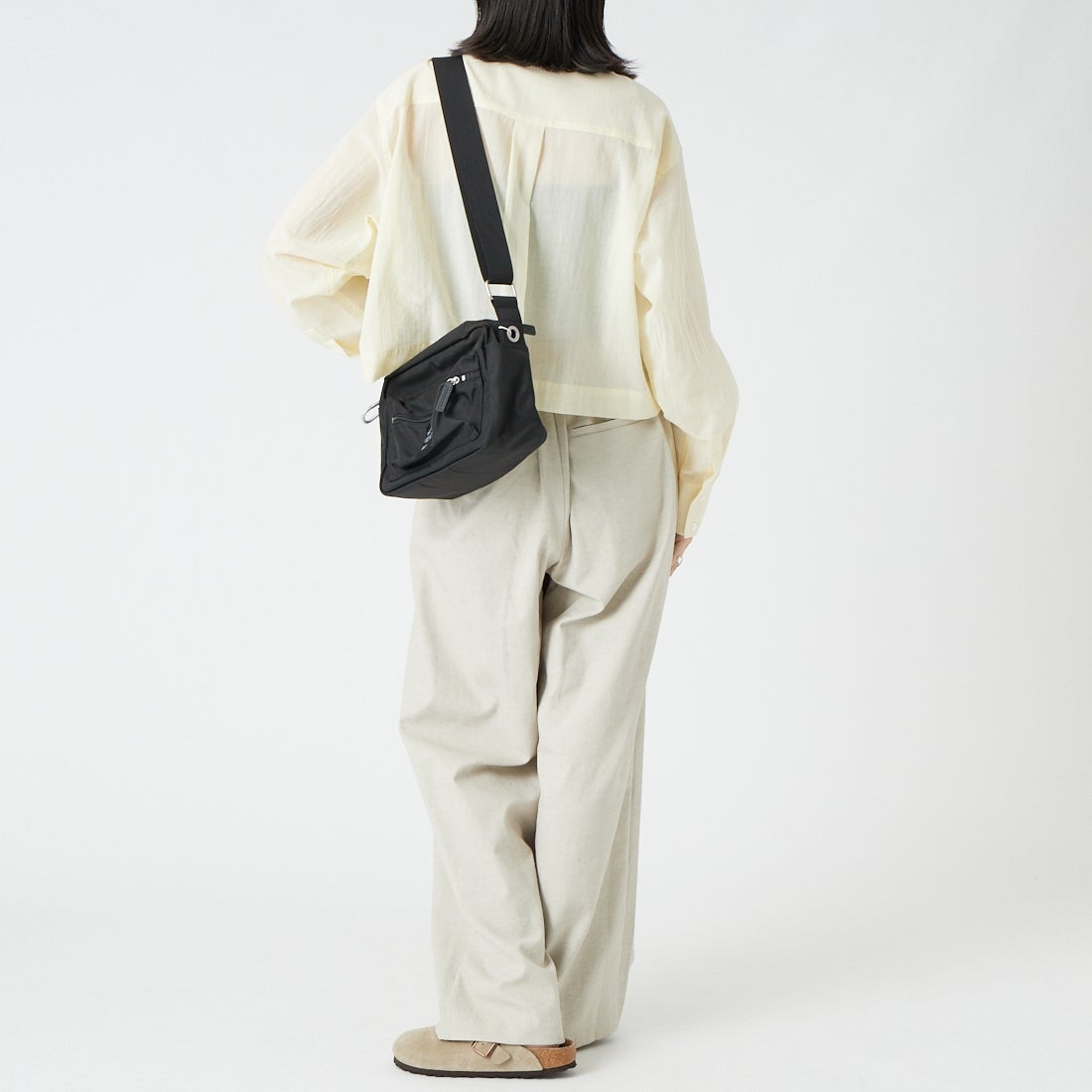 Jeans Factory Clothes [ジーンズファクトリークローズ] シェルタリングドライイージーワイドパンツ [21268056] 033 ﾍﾞｰｼﾞｭ &&モデル身長：162cm 着用サイズ：38&&