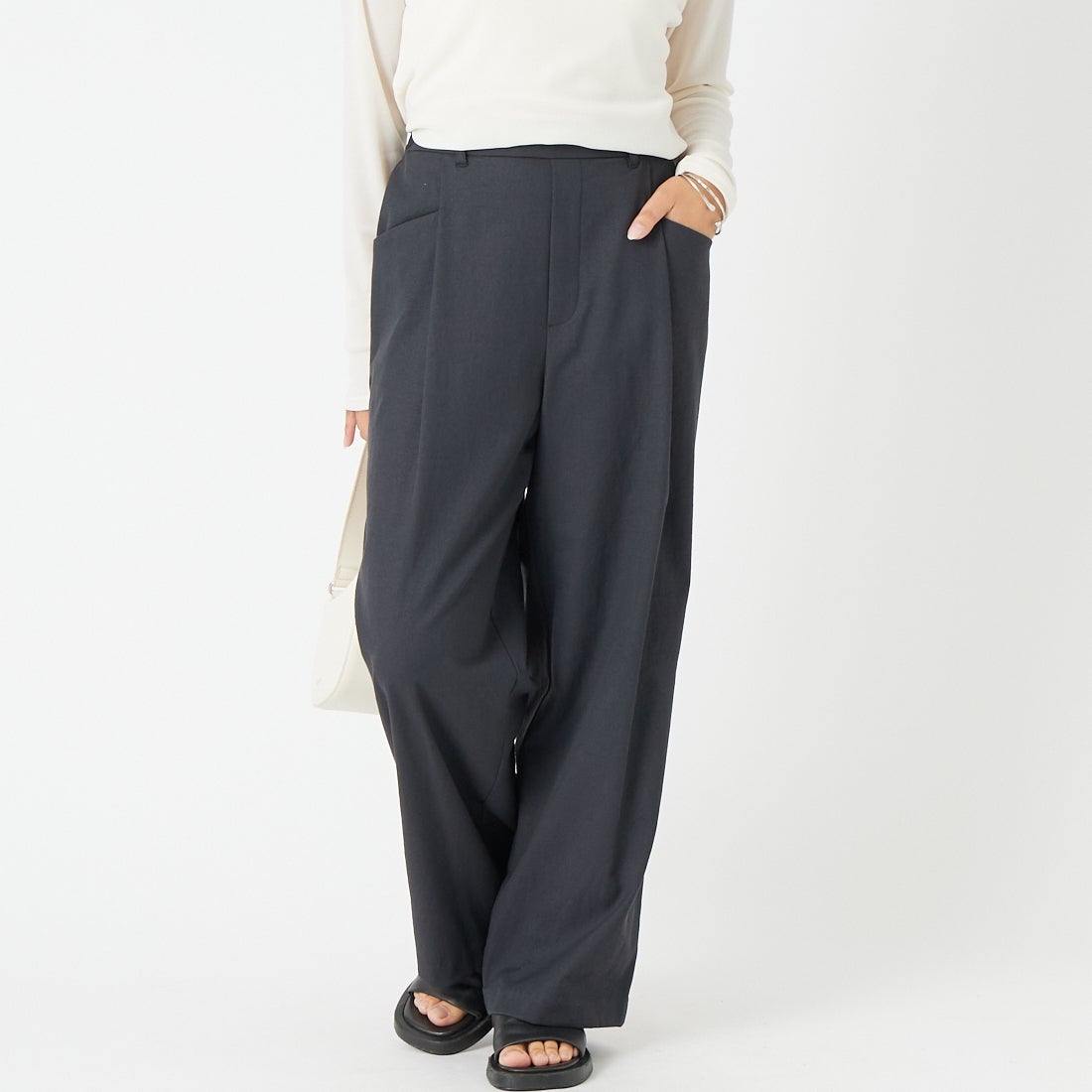 Jeans Factory Clothes [ジーンズファクトリークローズ] シェルタリングドライイージーワイドパンツ [21268056] 004 ﾌﾞﾗｯｸ &&モデル身長：162cm 着用サイズ：36&&
