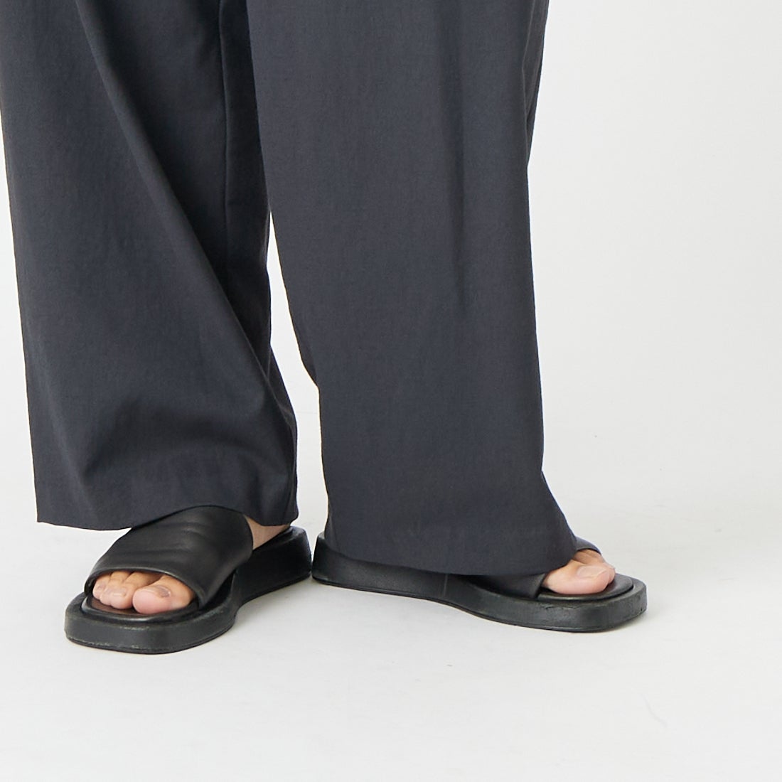 Jeans Factory Clothes [ジーンズファクトリークローズ] シェルタリングドライイージーワイドパンツ [21268056] 004 ﾌﾞﾗｯｸ &&モデル身長：162cm 着用サイズ：36&&