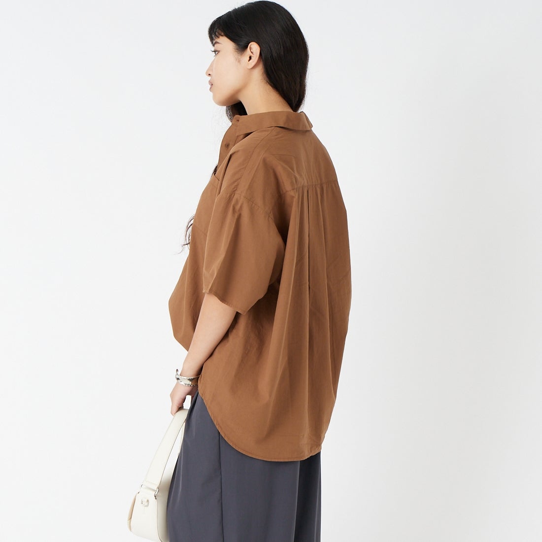 Jeans Factory Clothes [ジーンズファクトリークローズ] ショートスリーブ メンズライクビッグシャツ [IN8-SH-6] 219 BROWN &&モデル身長：162cm 着用サイズ：F&&
