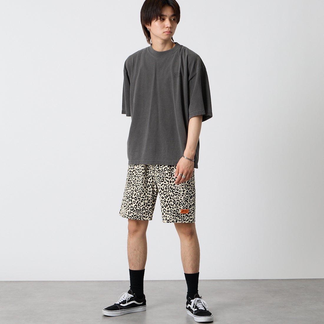 SEDAN ALL-PURPOSE [セダン オールパーパス] ガーメントダイショートスリーブTシャツ [SD26S-CT13] CHARCOAL &&モデル身長：177cm 着用サイズ：M&&