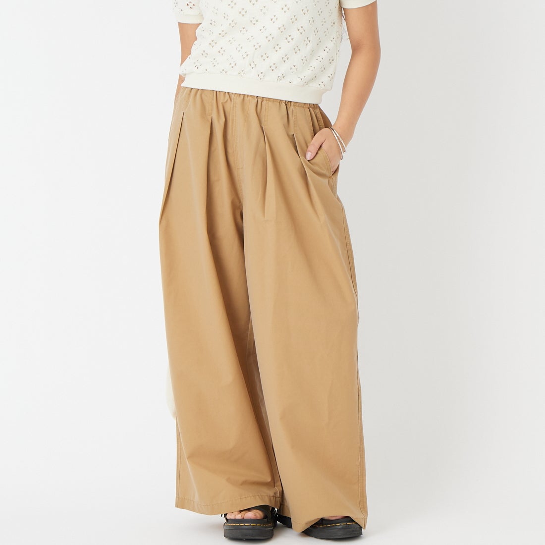 23 BEIGE&&モデル身長：162cm 着用サイズ：F&&