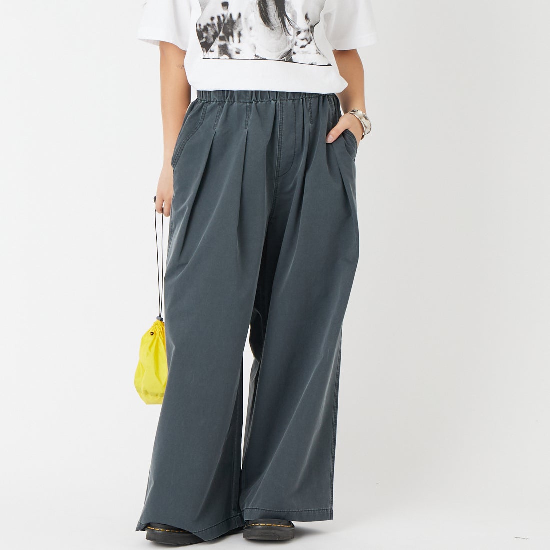 KIFFE [キッフェ] ギャザーワイドパンツ [KF261PD00062] 09 BLACK &&モデル身長：162cm 着用サイズ：F&&