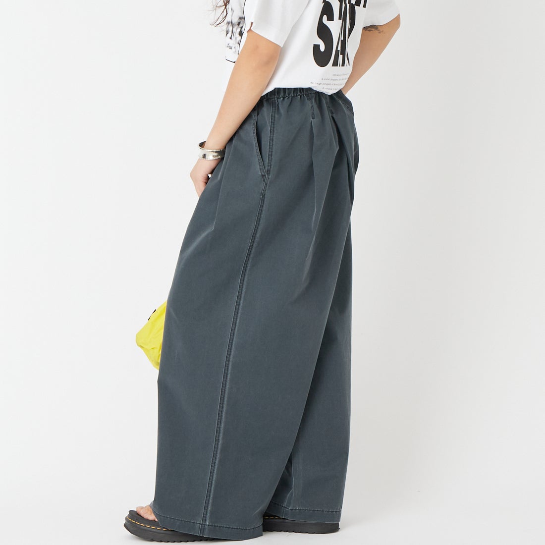 KIFFE [キッフェ] ギャザーワイドパンツ [KF261PD00062] 09 BLACK &&モデル身長：162cm 着用サイズ：F&&