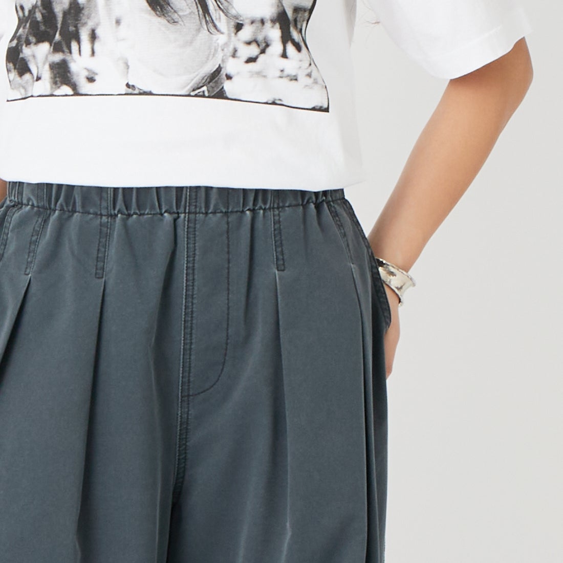 KIFFE [キッフェ] ギャザーワイドパンツ [KF261PD00062] 09 BLACK &&モデル身長：162cm 着用サイズ：F&&