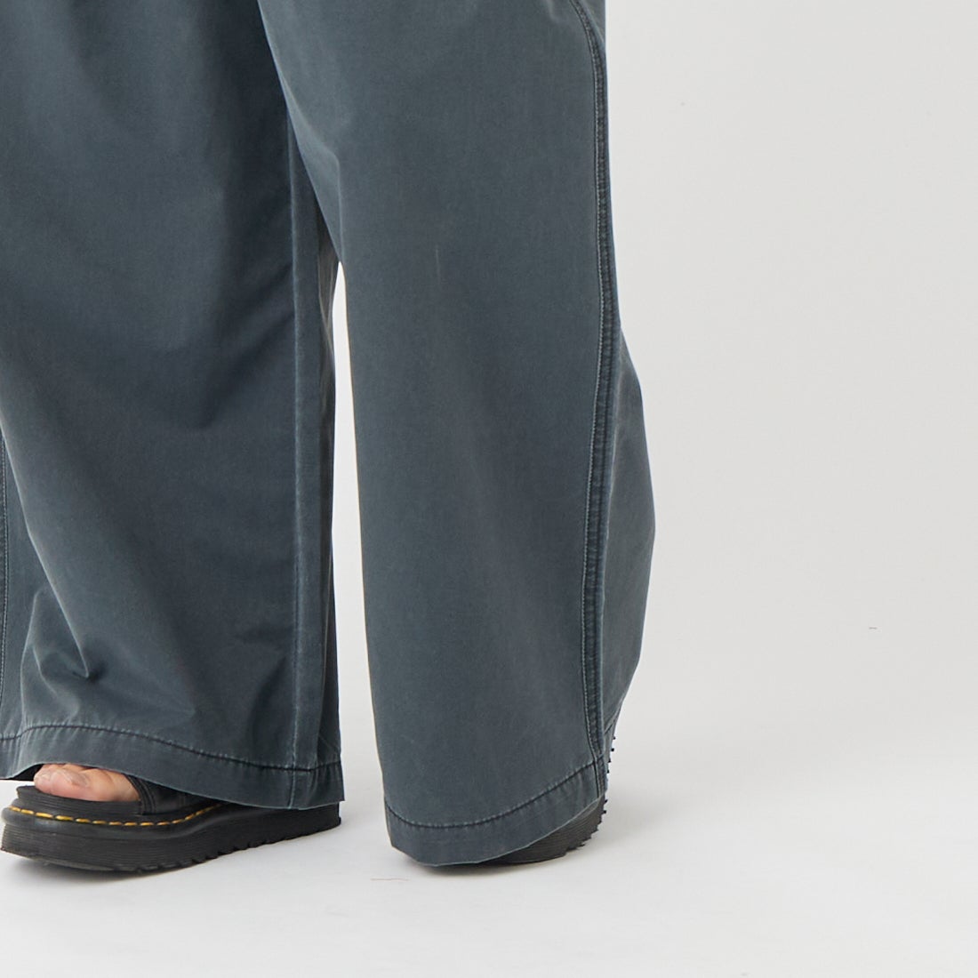 KIFFE [キッフェ] ギャザーワイドパンツ [KF261PD00062] 09 BLACK &&モデル身長：162cm 着用サイズ：F&&
