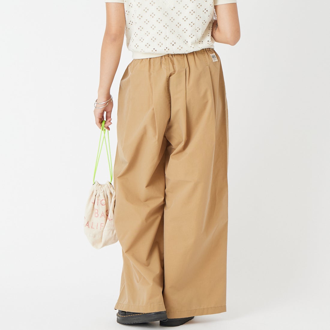 KIFFE [キッフェ] ギャザーワイドパンツ [KF261PD00062] 23 BEIGE &&モデル身長：162cm 着用サイズ：F&&
