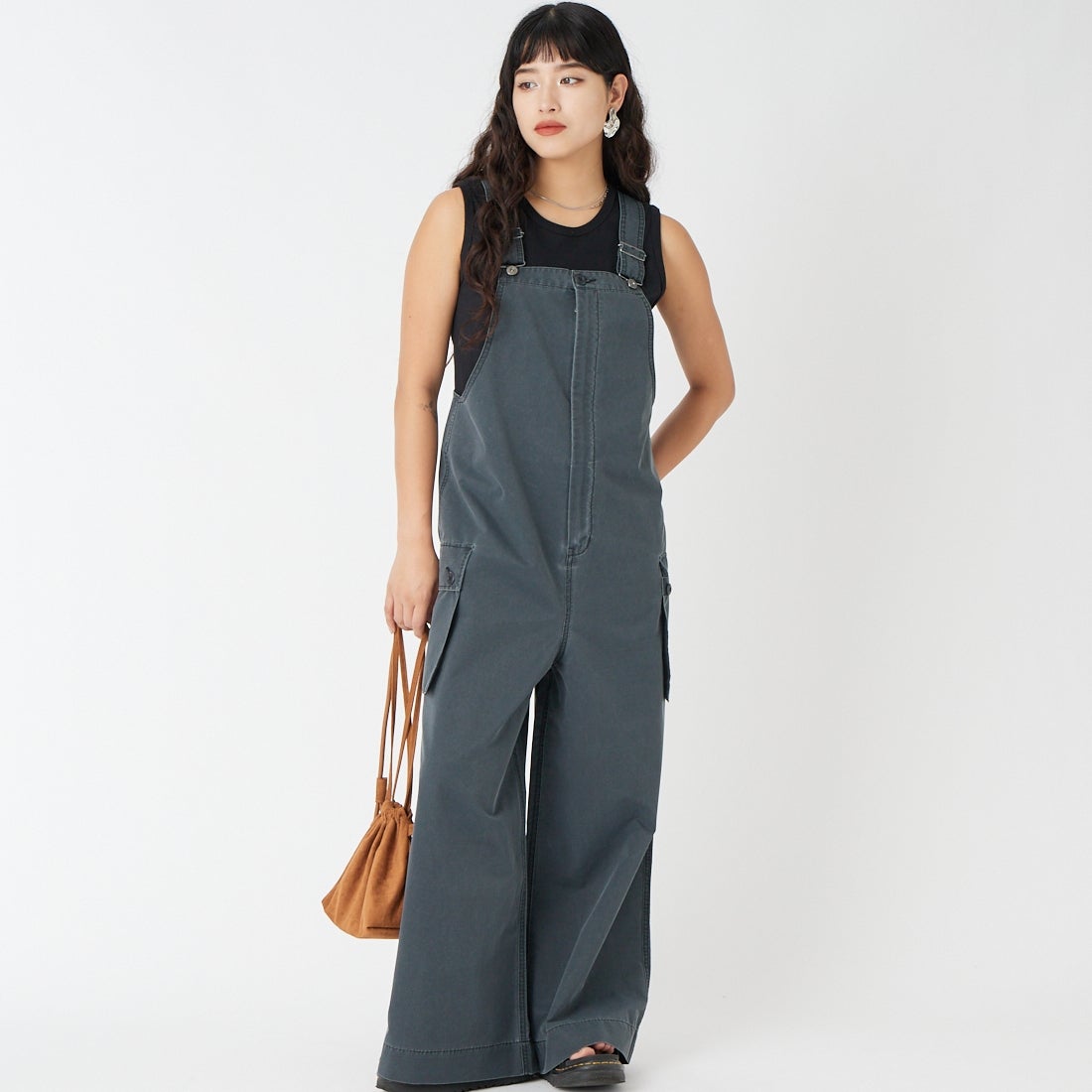 KIFFE [キッフェ] ミリタリーオーバーオール [KF261PD00032] 09 BLACK &&モデル身長：162cm 着用サイズ：F&&