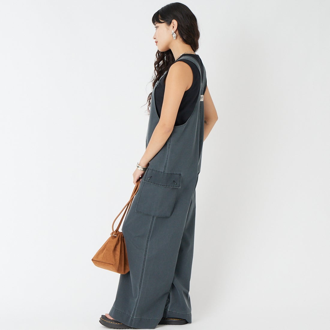 KIFFE [キッフェ] ミリタリーオーバーオール [KF261PD00032] 09 BLACK &&モデル身長：162cm 着用サイズ：F&&