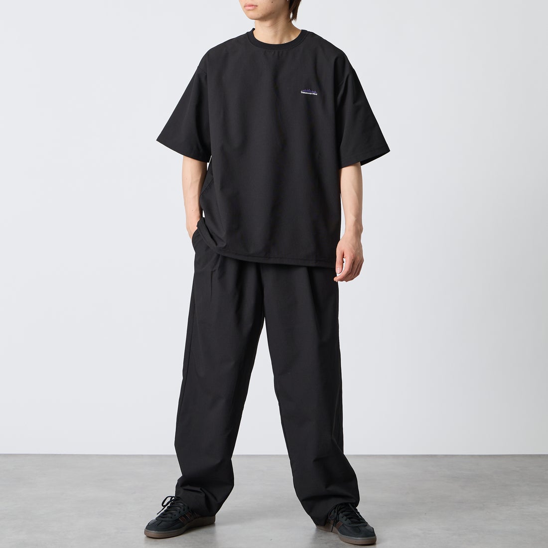 09 BLACK&&モデル身長：177cm 着用サイズ：L&&