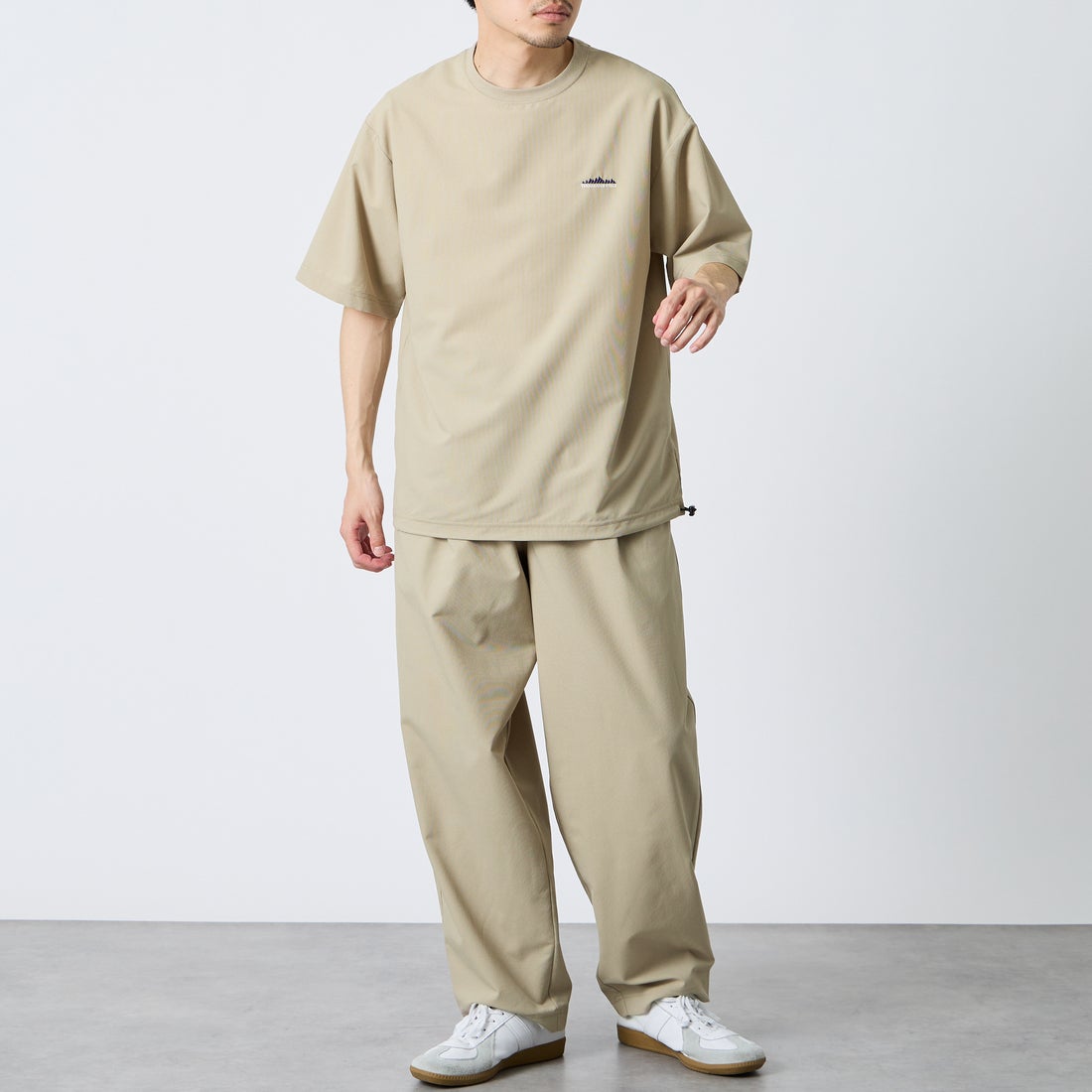 THOUSAND MILE [サウザンド マイル] 別注 ショートスリーブTシャツ パンツセットアップ [TM261HA50851-JF] 15 GREIGE &&モデル身長：168cm 着用サイズ：M&&