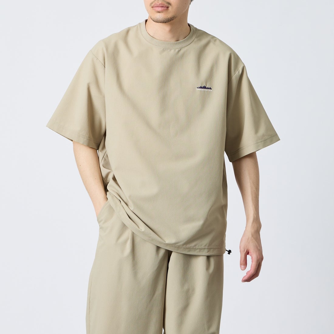 THOUSAND MILE [サウザンド マイル] 別注 ショートスリーブTシャツ パンツセットアップ [TM261HA50851-JF] 15 GREIGE &&モデル身長：168cm 着用サイズ：M&&