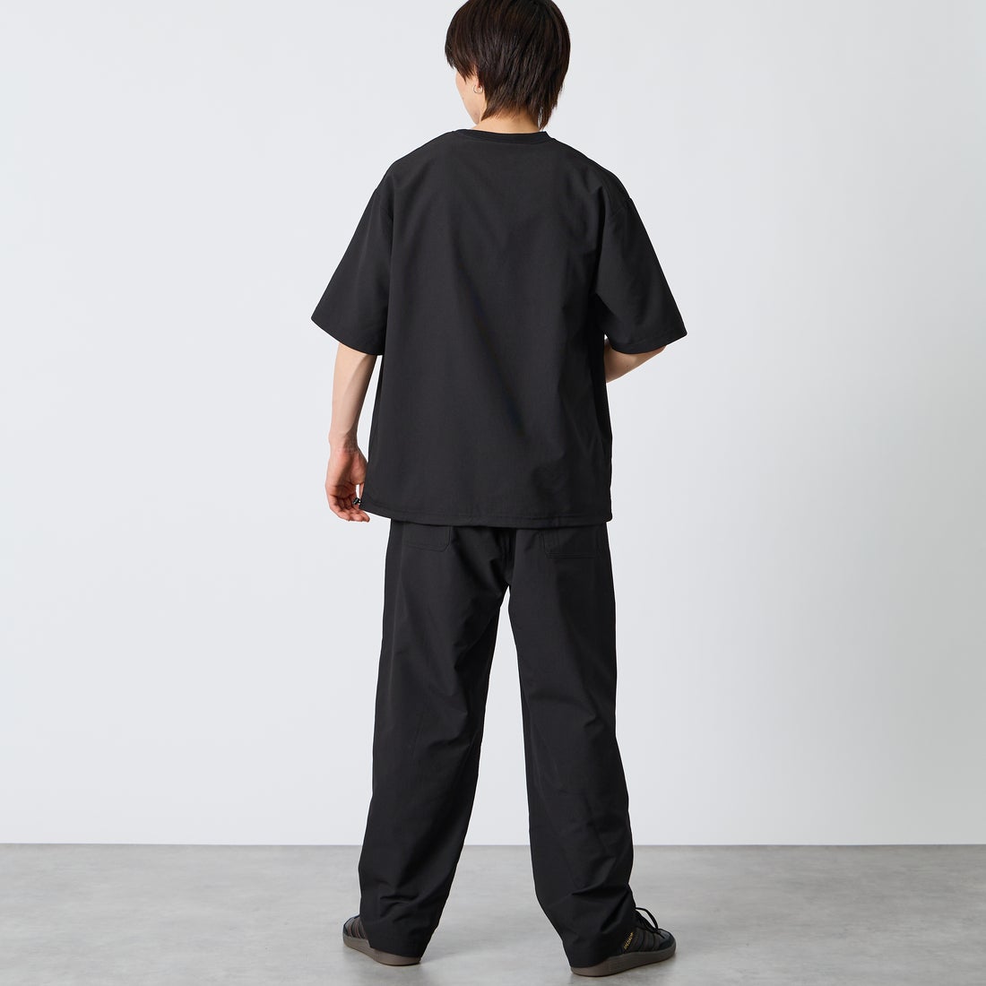 THOUSAND MILE [サウザンド マイル] 別注 ショートスリーブTシャツ パンツセットアップ [TM261HA50851-JF] 09 BLACK &&モデル身長：177cm 着用サイズ：L&&