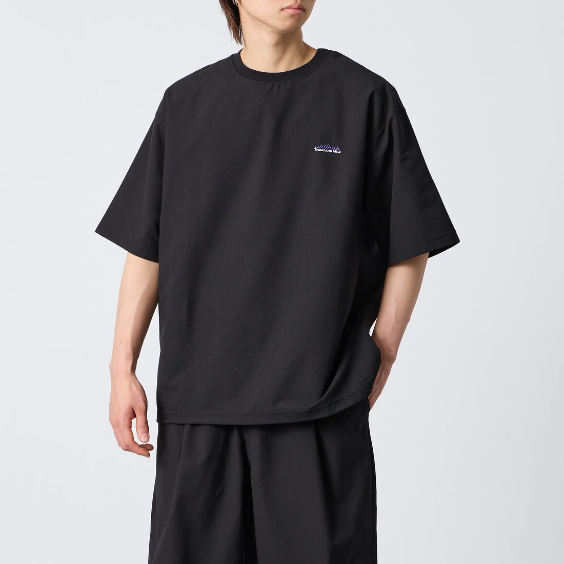 THOUSAND MILE [サウザンド マイル] 別注 ショートスリーブTシャツ パンツセットアップ [TM261HA50851-JF] 09 BLACK &&モデル身長：177cm 着用サイズ：L&&
