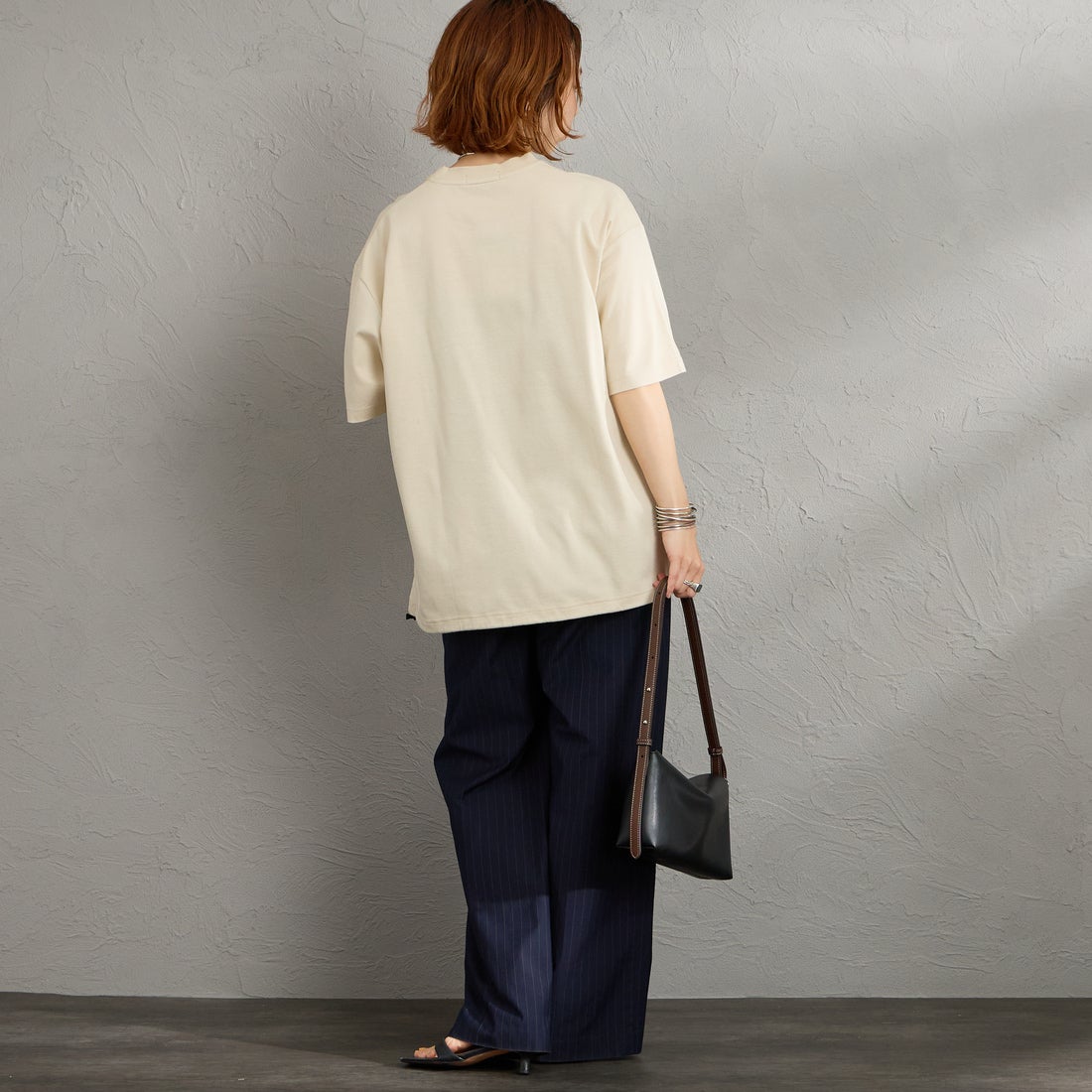 FRED PERRY [フレッドペリー] 別注 ワンポイントロゴ刺繍 ポンチドローコードTシャツ [FPM-26S-022JF] OATMEAL/AN &&モデル身長：158cm 着用サイズ：S&&