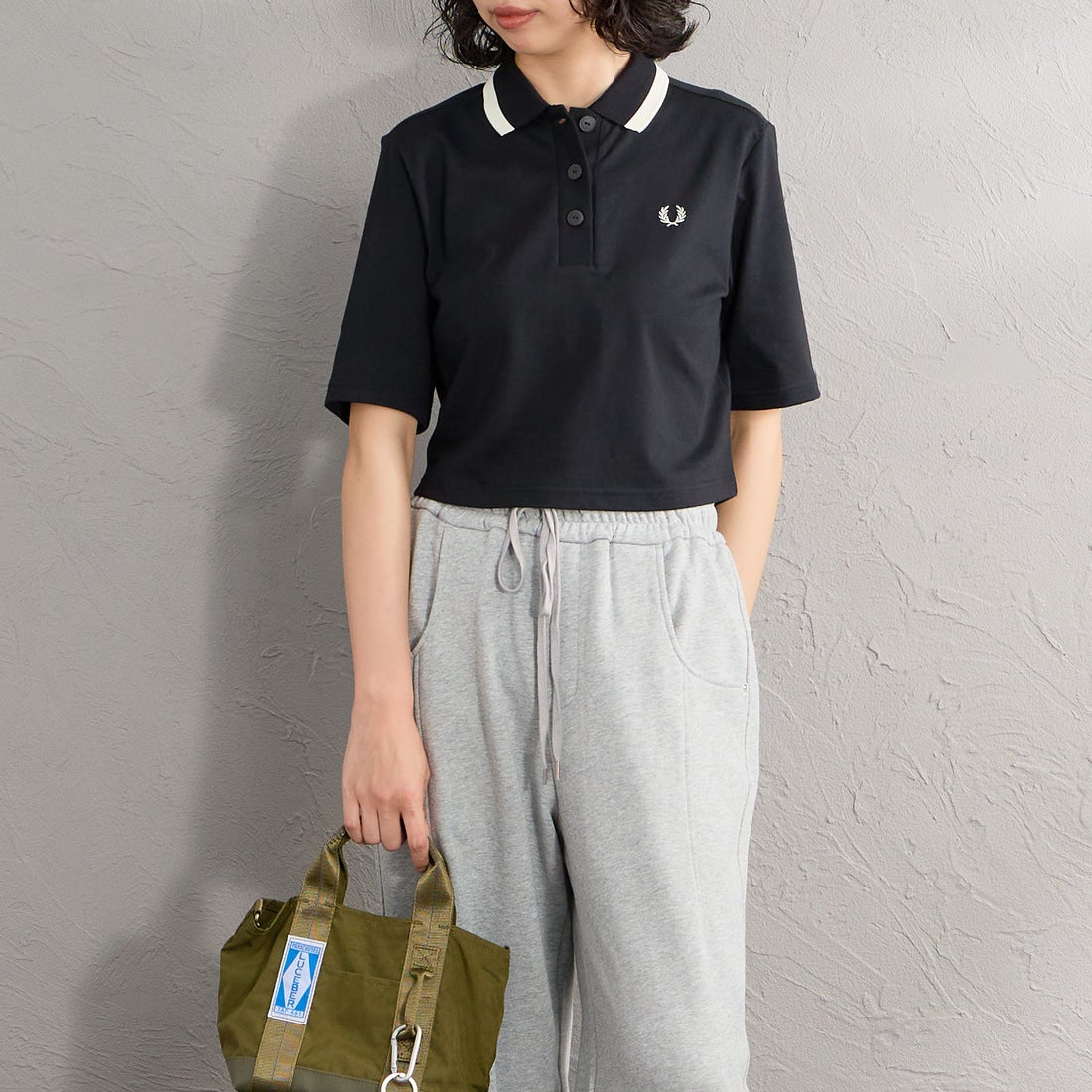 FRED PERRY [フレッドペリー] ボールドティップラインポロシャツ [G2182] 102 BLACK &&モデル身長：162cm 着用サイズ：10&&