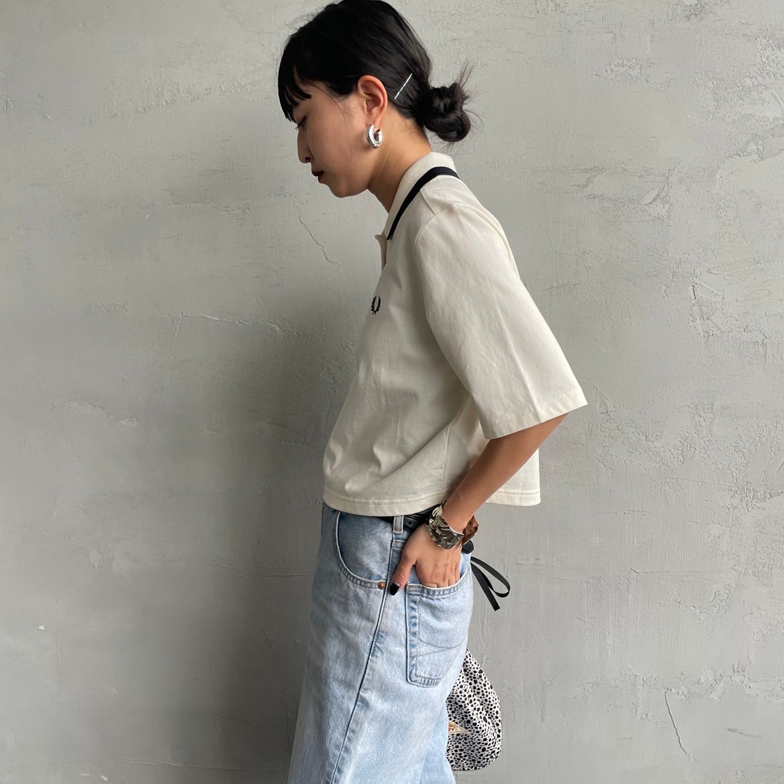 FRED PERRY [フレッドペリー] ボールドティップラインポロシャツ [G2182] 560 ECRU &&モデル身長：150cm 着用サイズ：10&&