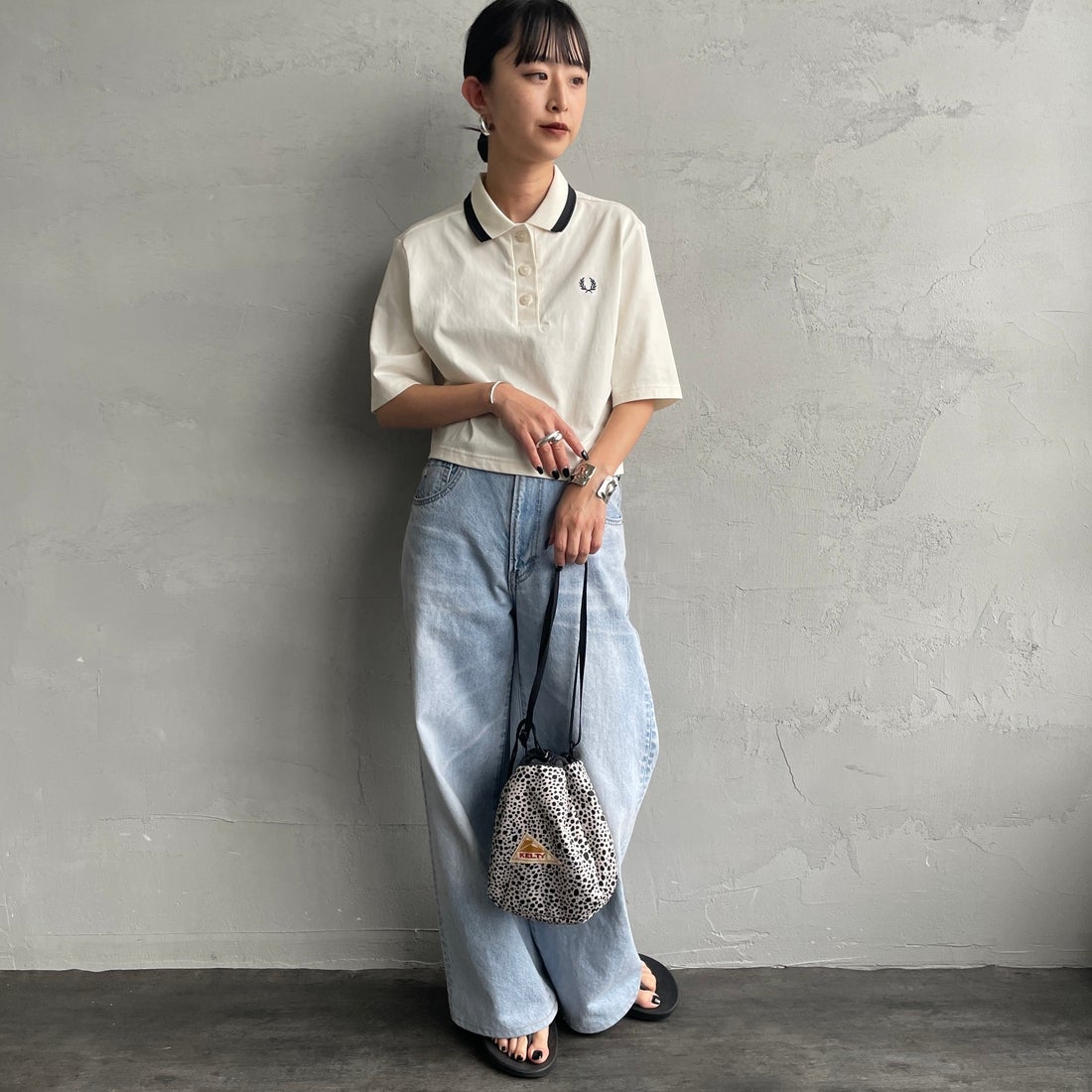 FRED PERRY [フレッドペリー] ボールドティップラインポロシャツ [G2182] 560 ECRU &&モデル身長：150cm 着用サイズ：10&&