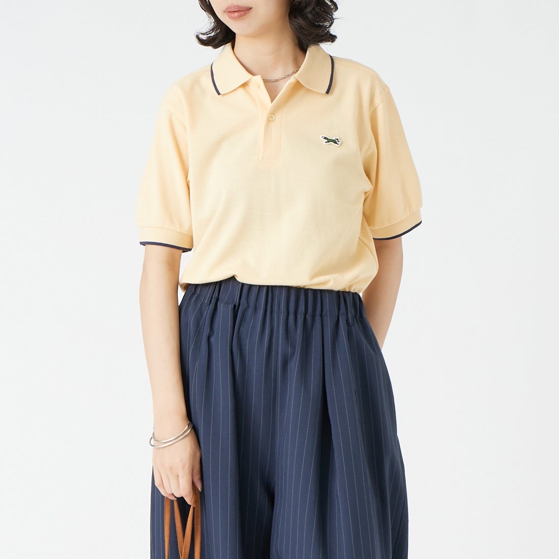 THE FOX [ザフォックス] 別注 ワンポイントロゴ ティップラインポロシャツ [JFU26SS-09-JF] ECRU &&モデル身長：162cm 着用サイズ：S&&