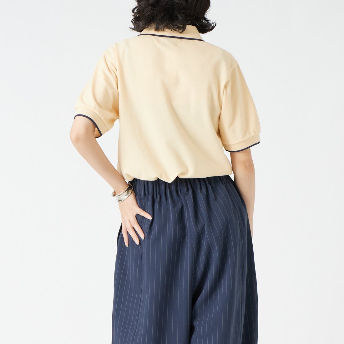 THE FOX [ザフォックス] 別注 ワンポイントロゴ ティップラインポロシャツ [JFU26SS-09-JF] ECRU &&モデル身長：162cm 着用サイズ：S&&