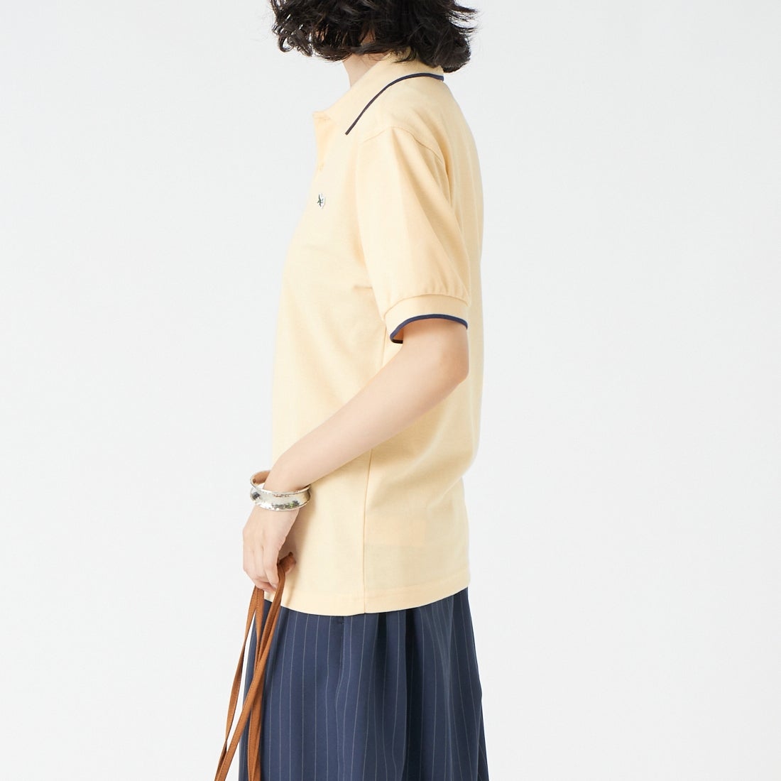 THE FOX [ザフォックス] 別注 ワンポイントロゴ ティップラインポロシャツ [JFU26SS-09-JF] ECRU &&モデル身長：162cm 着用サイズ：S&&