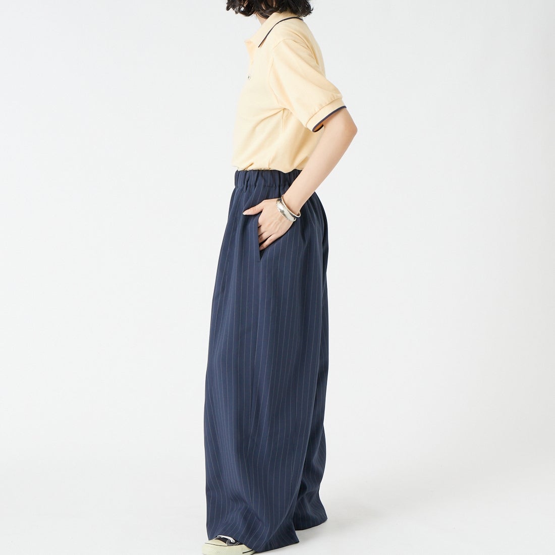 THE FOX [ザフォックス] 別注 ワンポイントロゴ ティップラインポロシャツ [JFU26SS-09-JF] ECRU &&モデル身長：162cm 着用サイズ：S&&
