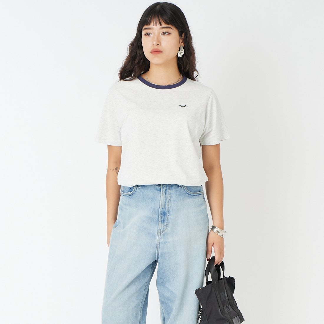 THE FOX [ザフォックス] 別注 ワンポイントロゴワッペン リンガーTシャツ [JFU26SS-10-JF] ASH &&モデル身長：162cm 着用サイズ：XS&&