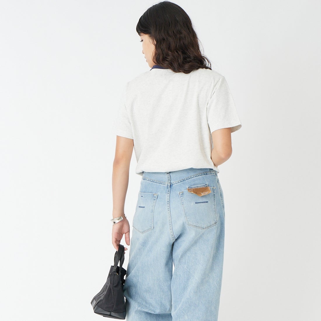 THE FOX [ザフォックス] 別注 ワンポイントロゴワッペン リンガーTシャツ [JFU26SS-10-JF] ASH &&モデル身長：162cm 着用サイズ：XS&&
