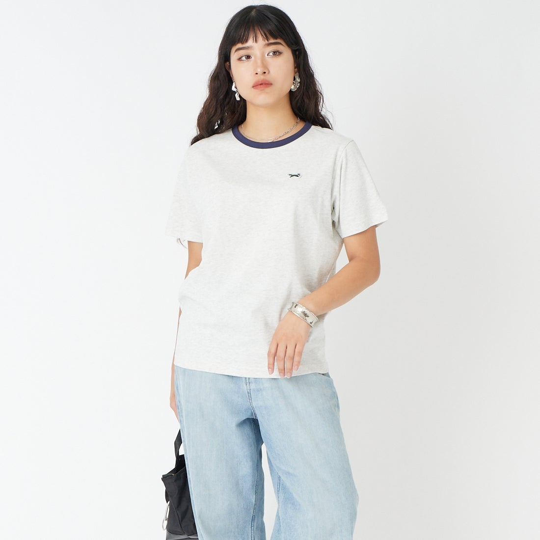 THE FOX [ザフォックス] 別注 ワンポイントロゴワッペン リンガーTシャツ [JFU26SS-10-JF] ASH &&モデル身長：162cm 着用サイズ：XS&&