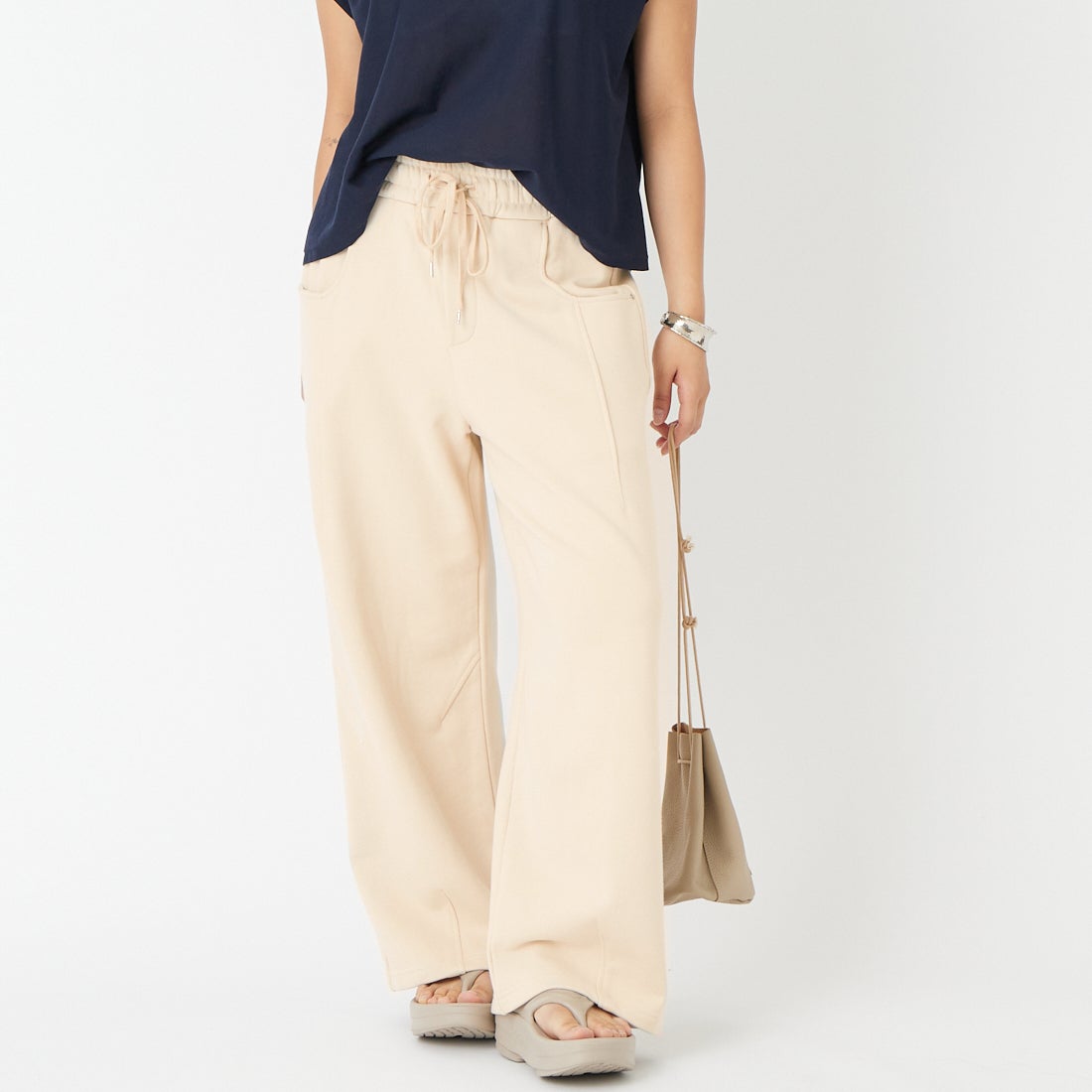 BEIGE&&モデル身長：162cm 着用サイズ：F&&